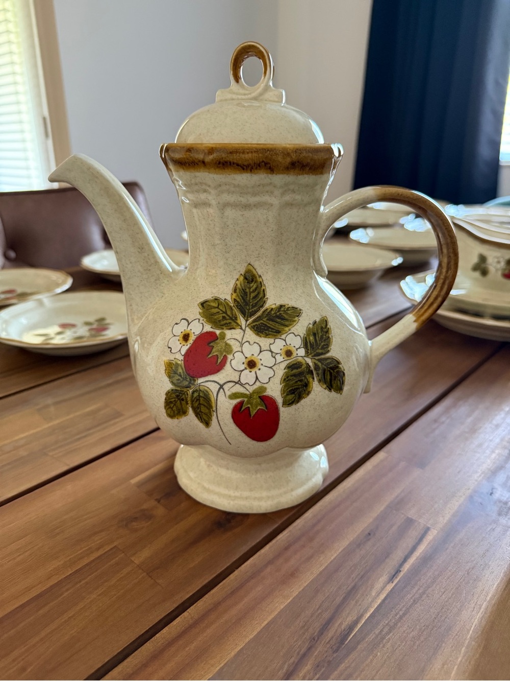 Mikasa Strawberry Festival Ceramic Pitcher ✨ Vintage ‼️ One Owner 🍓